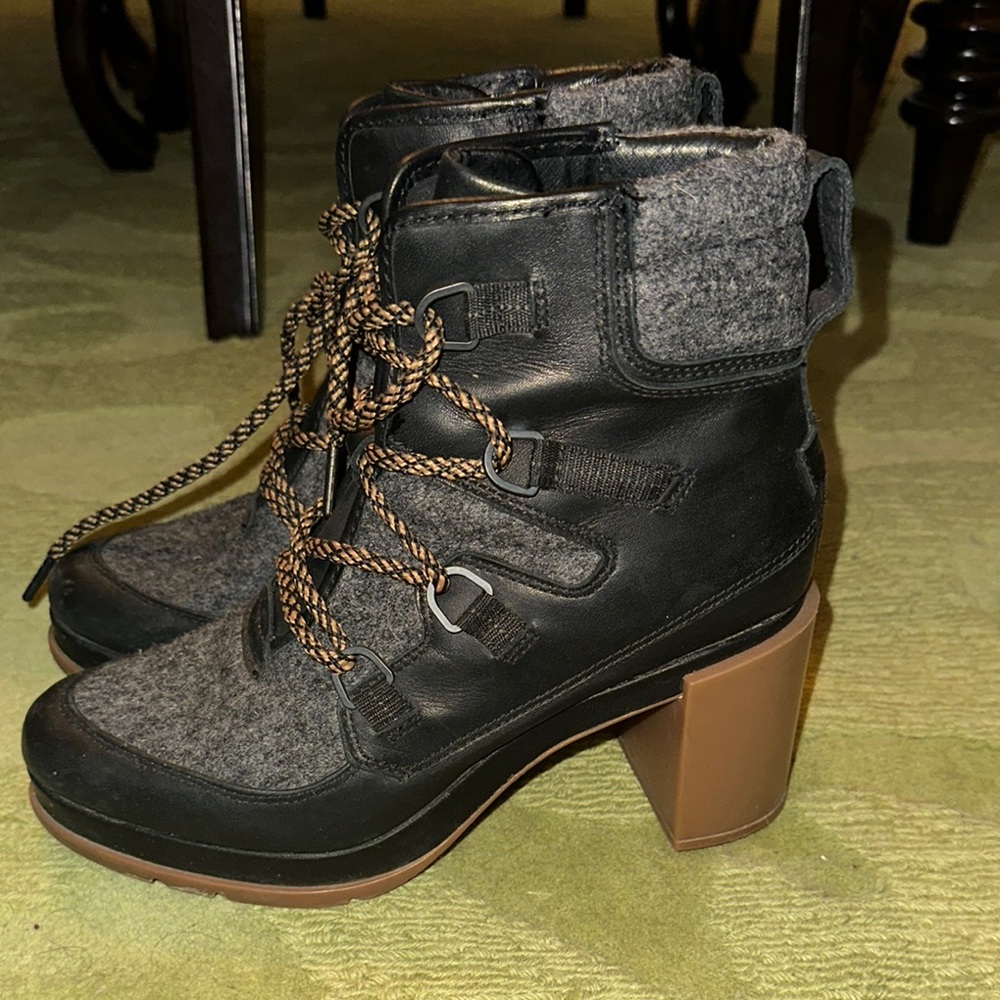Sorel Blake Heeled Boots - Picture 4 of 7